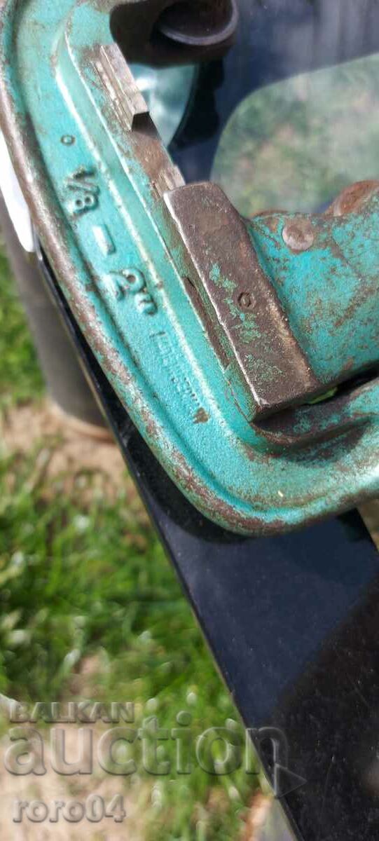 GERMAN PROFESSIONAL PIPE CUTTER 1/8 - 2 INCH with price 117.00 BGN | € 59.82 GERMAN PROFESSIONAL PIPE CUTTER 1/8 - 2 INCH with price 117.00 BGN | € 59.82