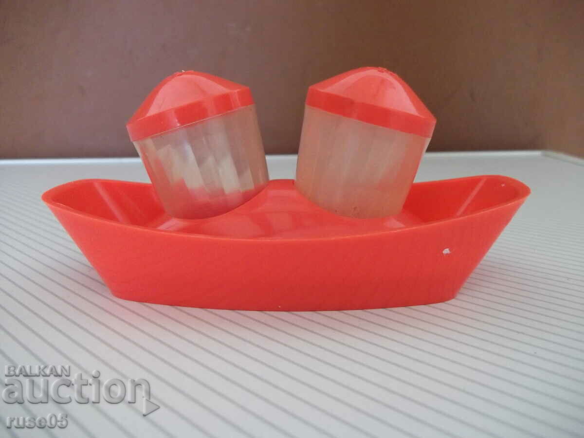 Auction  Romanian salt shaker from Soca