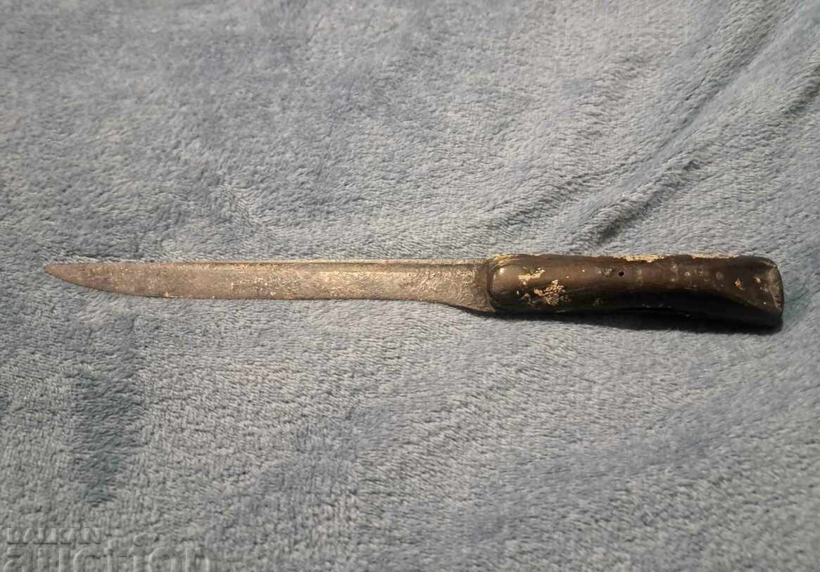 A hundred year old knife with price 65.00 BGN | € 33.23 A hundred year old knife with price 65.00 BGN | € 33.23