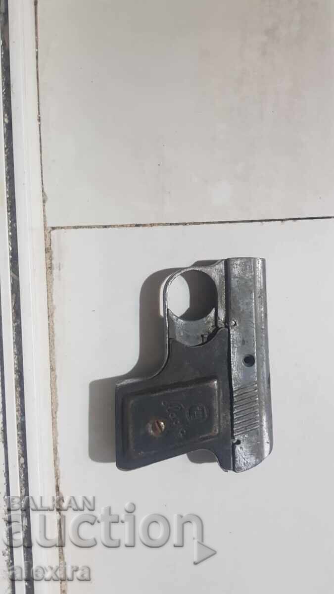 SIGNAL GUN with price 69.00 BGN | € 35.28