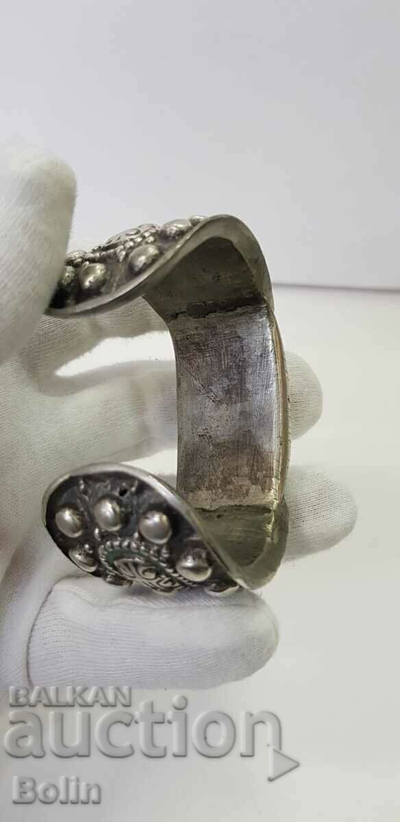 Δημοπρασία Σπάνιο βραχιόλι από ασημένιο σμάλτο αναβίωσης του 19ου αιώνα Δημοπρασία Σπάνιο βραχιόλι από ασημένιο σμάλτο αναβίωσης του 19ου αιώνα