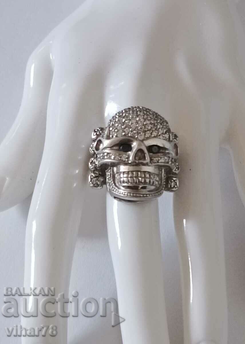SILVER SKULL RING - 5 SILVER SKULL RING - 5