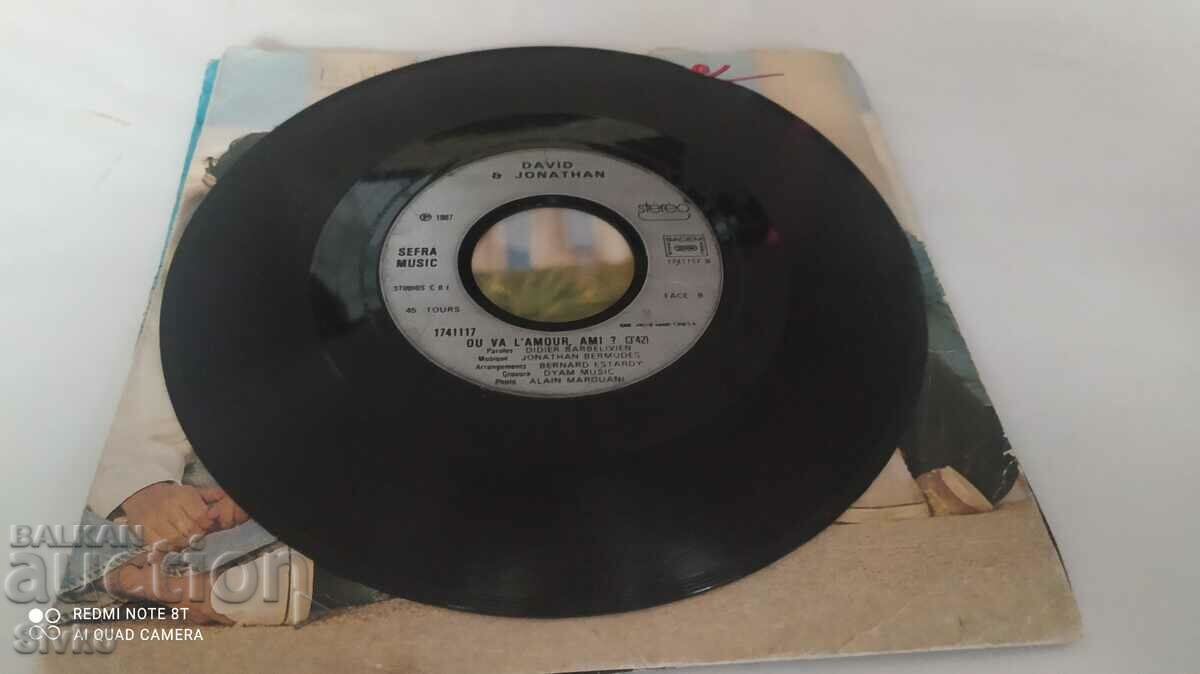 Auction David and JONATHAN Turntable Auction David and JONATHAN Turntable