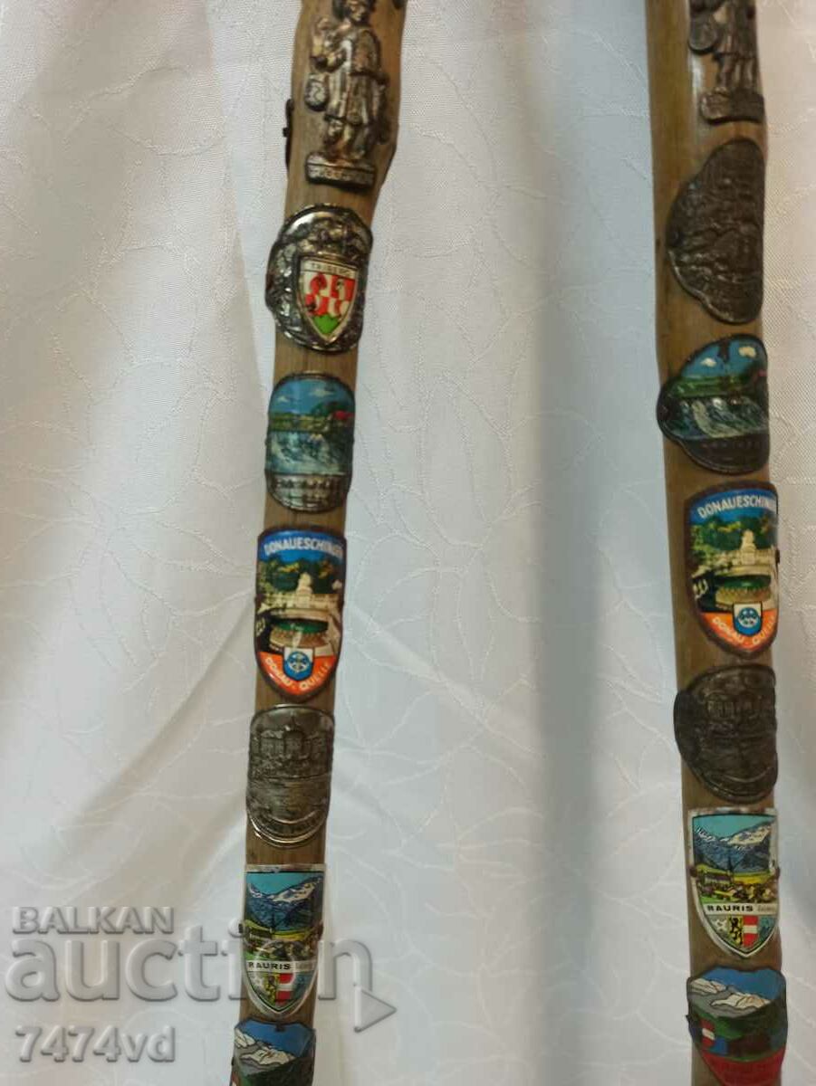 Delivery of 2 TYROLIAN CANES Delivery of 2 TYROLIAN CANES