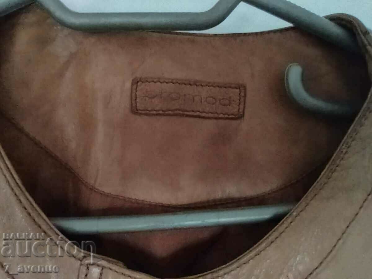 Παράδοση Μπουφάν από γνήσιο δέρμα, γυναικείο, 04/07/2024