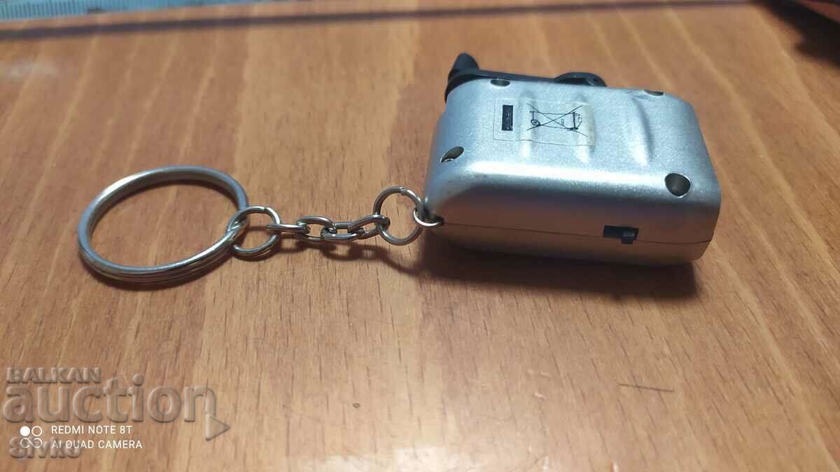 Ο στρόφαλος δυναμό θήκης κλειδιού περιστρέφεται και το φως ανάβει με τιμή 4.99 BGN | € 2.55 Ο στρόφαλος δυναμό θήκης κλειδιού περιστρέφεται και το φως ανάβει με τιμή 4.99 BGN | € 2.55