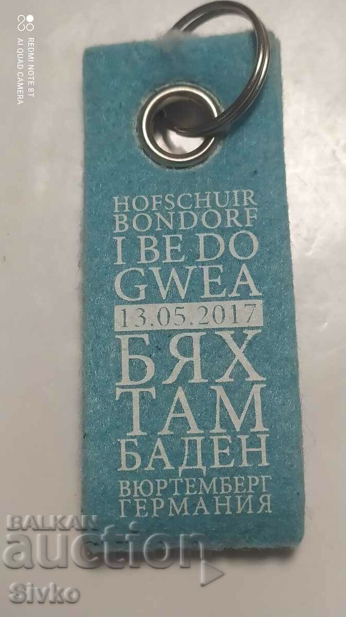 Breloc de la nunta unui bărbat bulgar cu o germană Breloc de la nunta unui bărbat bulgar cu o germană