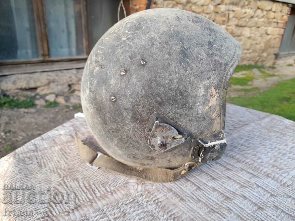 Old pilot helmet with price 55.00 BGN | € 28.12