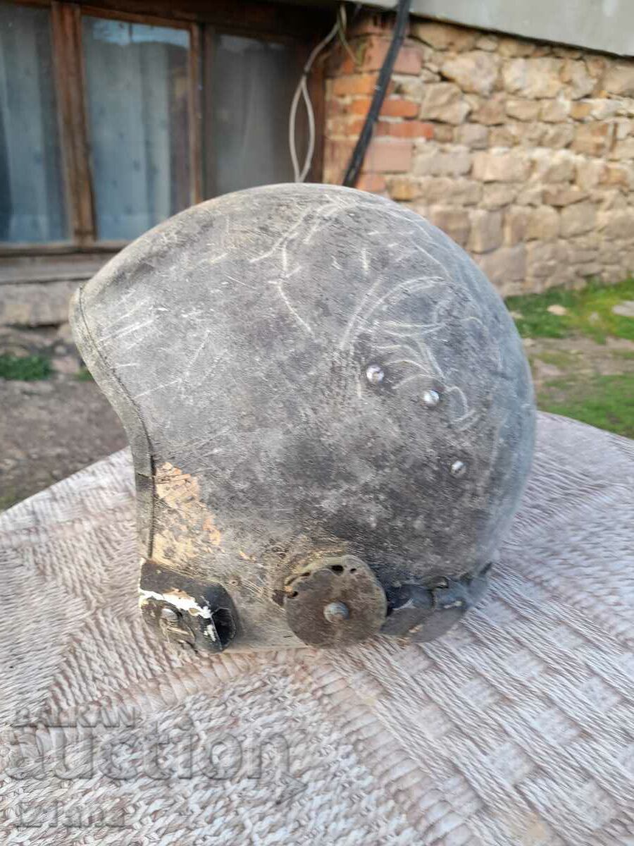 Delivery of Old pilot helmet