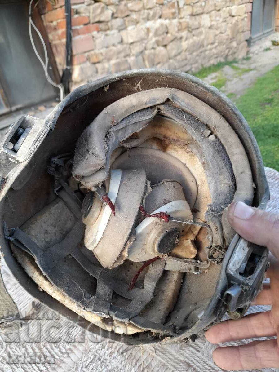 Old pilot helmet - 5