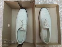 pantofi nou nou, alb marimea 41, piele naturala, bleumarin
