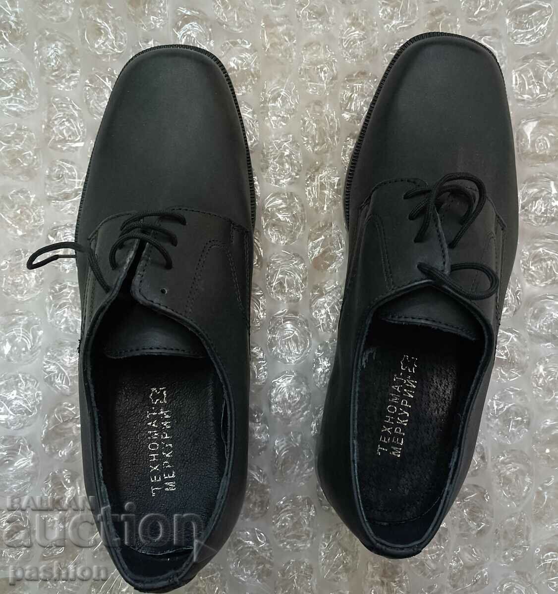 обувки чисто нови, черни 41 номер, естествена кожа,  ВМС