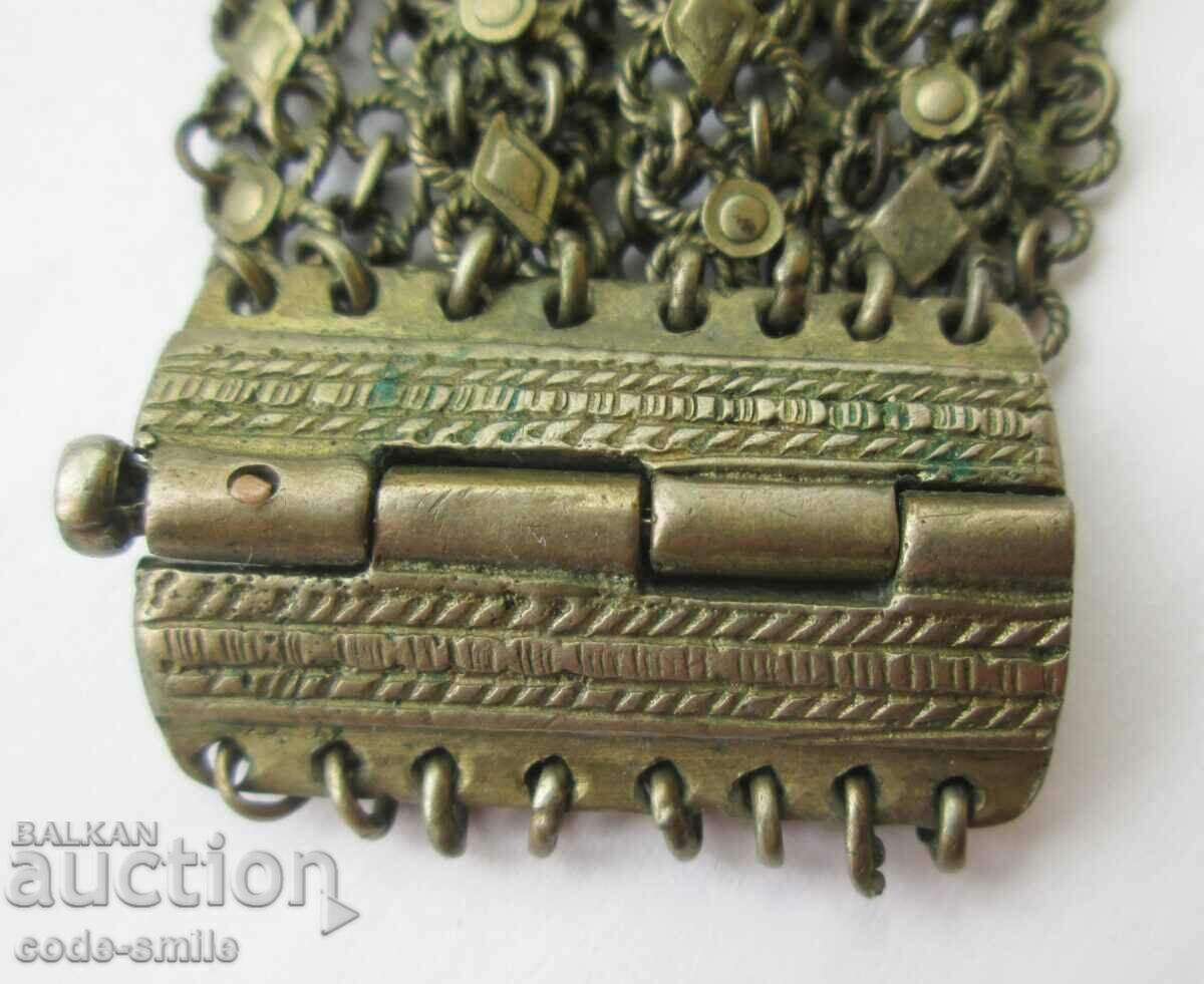 Old renaissance bracelet women's costume jewelry, struck silver with price 80.00 BGN | € 40.90 Old renaissance bracelet women's costume jewelry, struck silver with price 80.00 BGN | € 40.90