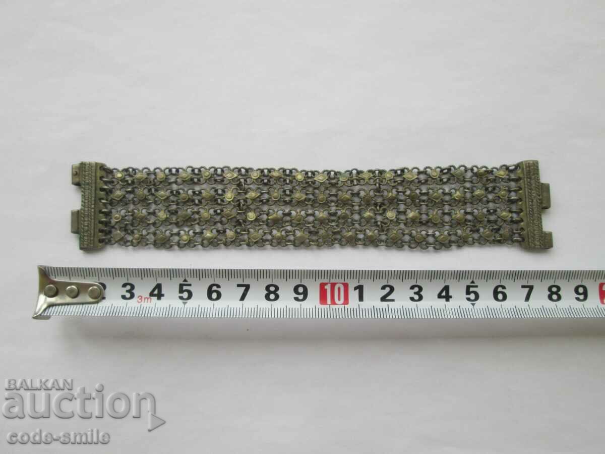 Delivery of Old renaissance bracelet women's costume jewelry, struck silver Delivery of Old renaissance bracelet women's costume jewelry, struck silver