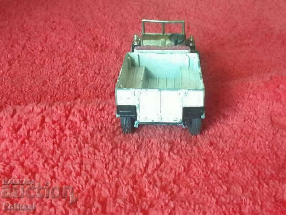 Vintage MATCHBOX Lesney Yesteryear 1973 Metal Car - 5 Vintage MATCHBOX Lesney Yesteryear 1973 Metal Car - 5