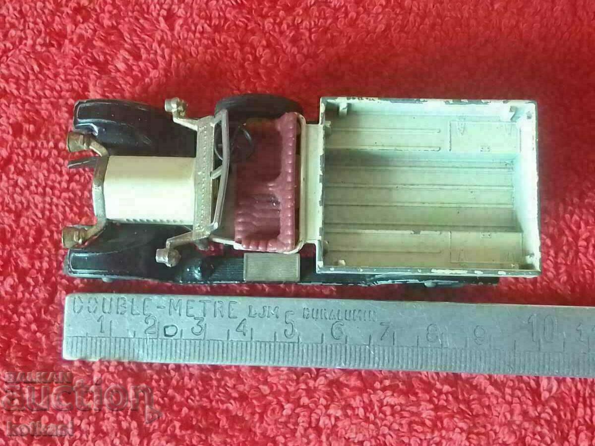 Vintage MATCHBOX Lesney Yesteryear 1973 Metal Car Vintage MATCHBOX Lesney Yesteryear 1973 Metal Car