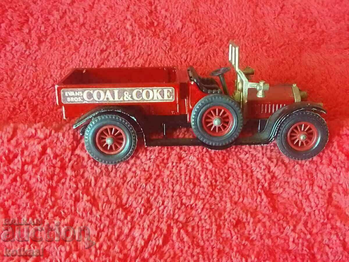 Delivery of Vintage MATCHBOX Lesney Yesteryear 1973 Metal Car Delivery of Vintage MATCHBOX Lesney Yesteryear 1973 Metal Car