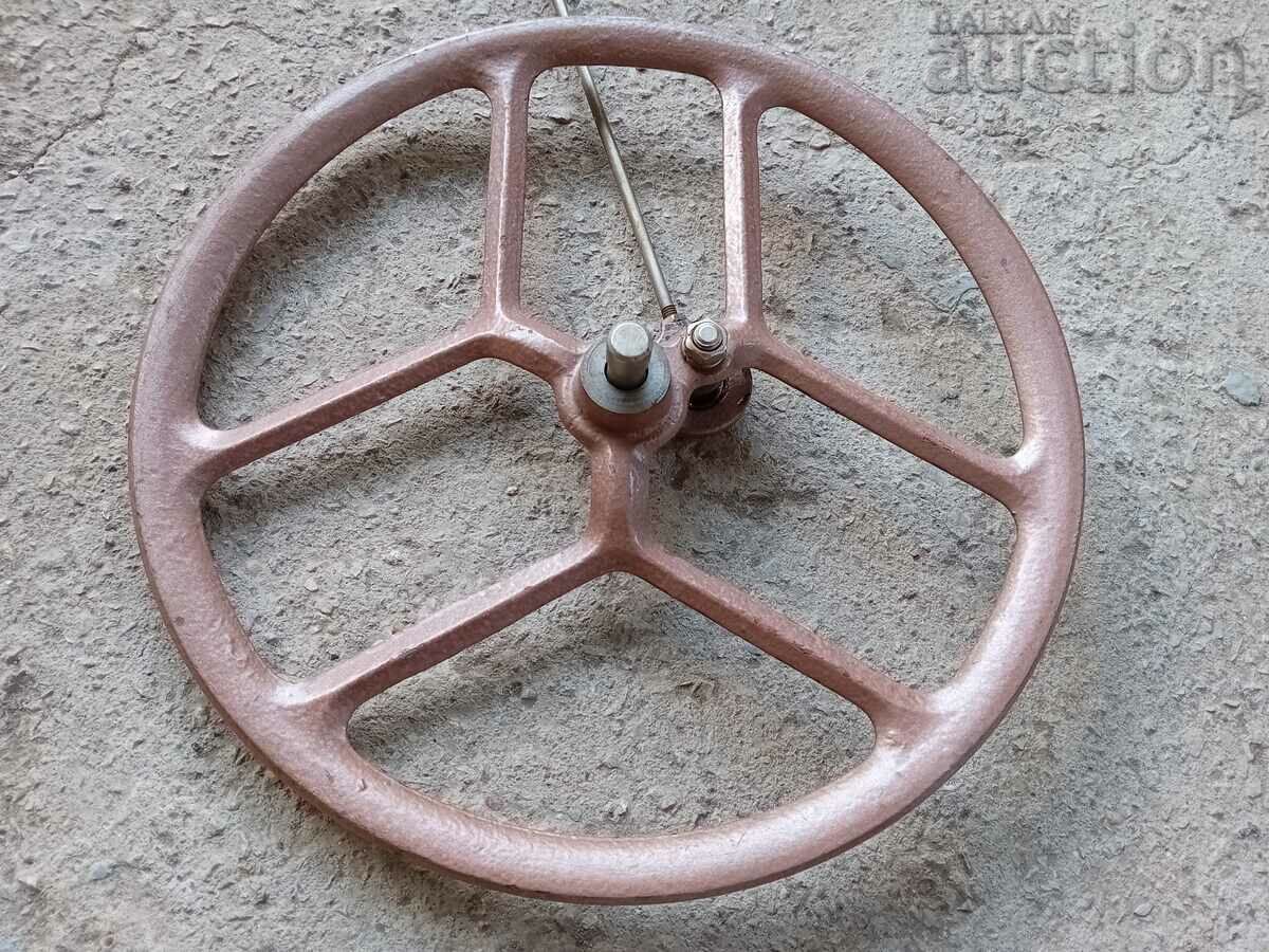 Auction antique cast iron sewing machine wheel Auction antique cast iron sewing machine wheel