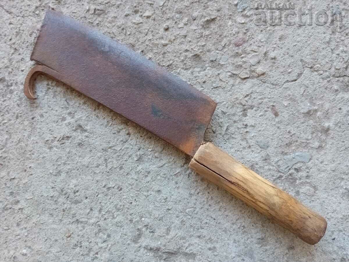 Old satyr ax blade with price 25.00 BGN | € 12.78 Old satyr ax blade with price 25.00 BGN | € 12.78