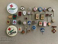 37 de piese de insigne și semne ale BRC Crucii Roșii Bulgare