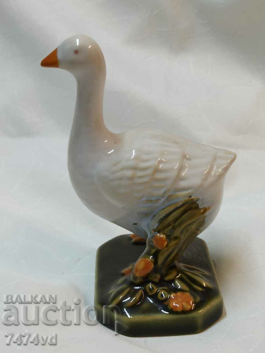 OLD CERAMIC, DR FIGURE OF A GOOSE with price 50.00 BGN | € 25.56 OLD CERAMIC, DR FIGURE OF A GOOSE with price 50.00 BGN | € 25.56