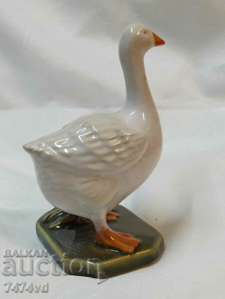 Auction OLD CERAMIC, DR FIGURE OF A GOOSE Auction OLD CERAMIC, DR FIGURE OF A GOOSE