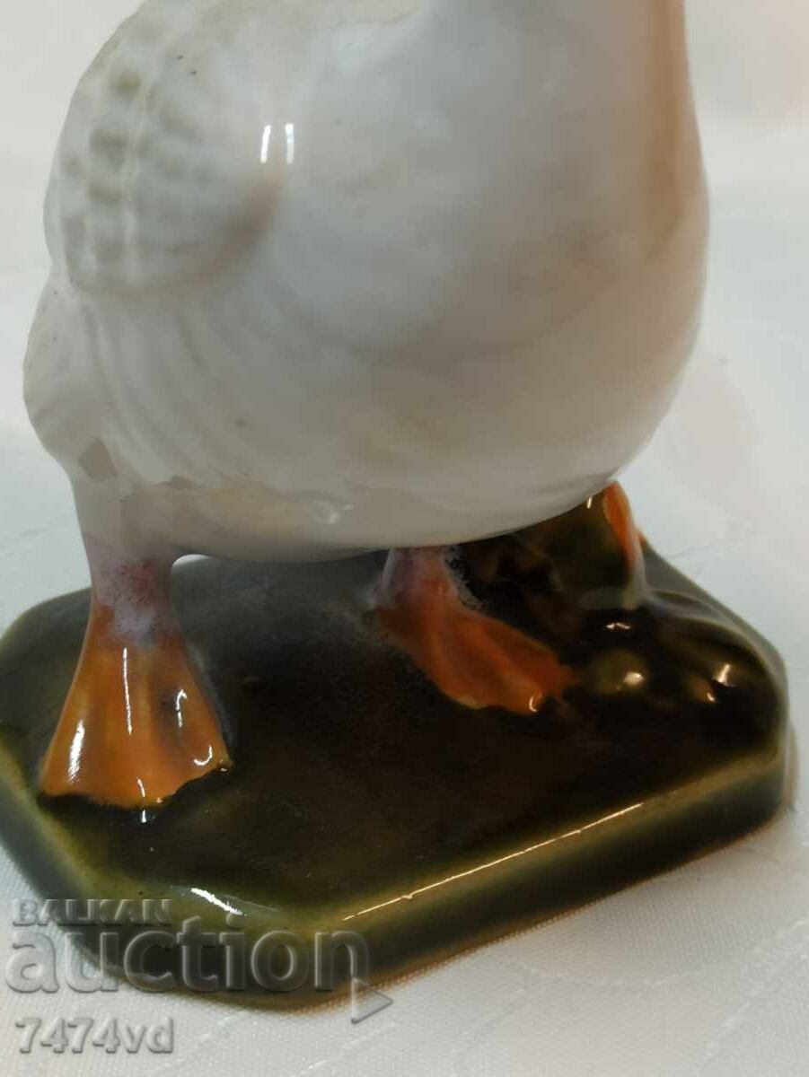 Delivery of OLD CERAMIC, DR FIGURE OF A GOOSE Delivery of OLD CERAMIC, DR FIGURE OF A GOOSE