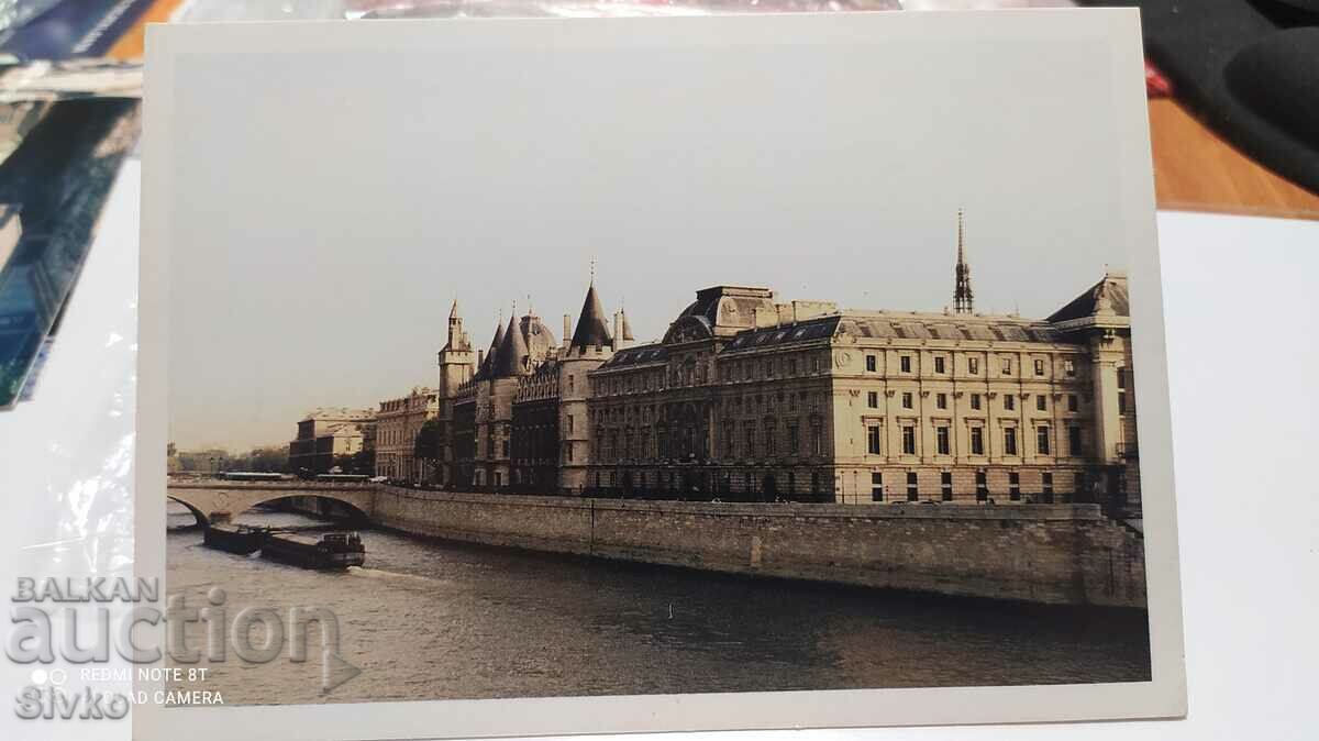 Картичка Париж