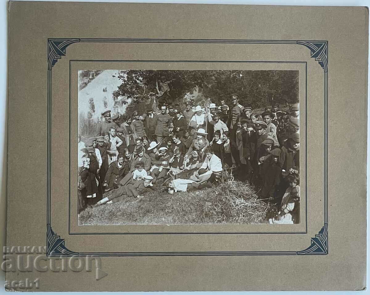 Soldiers and children on recreation with price 19.99 BGN | € 10.22