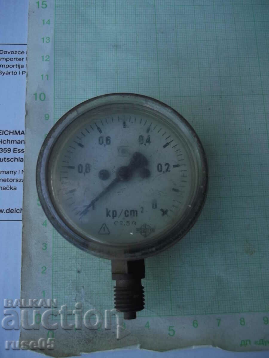 Pressure gauge - 9