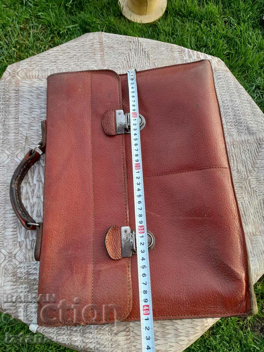 Доставка на Стара ученическа чанта Доставка на Стара ученическа чанта