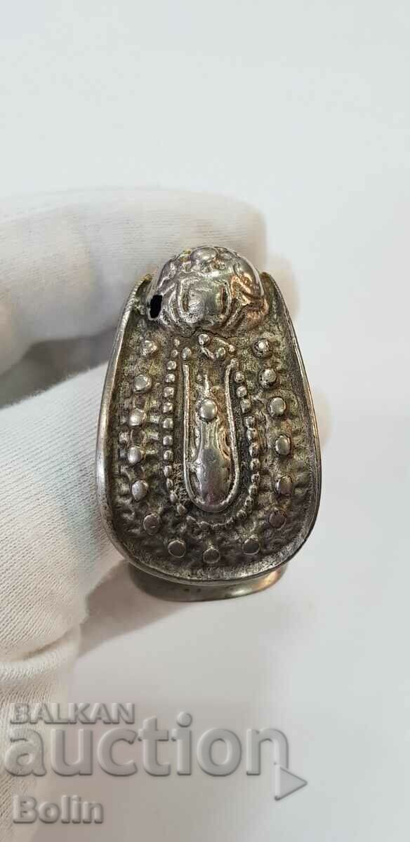 Auction Silver 19th-20th century gilt revival slingshot bracelet Auction Silver 19th-20th century gilt revival slingshot bracelet