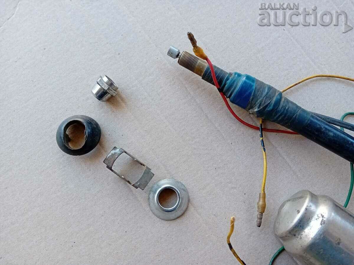 Delivery of old car antenna retro car 60s