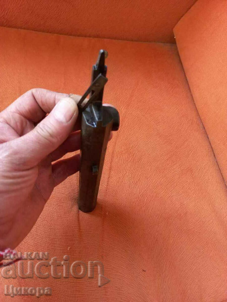 OLD GUN PIPE - 7 OLD GUN PIPE - 7