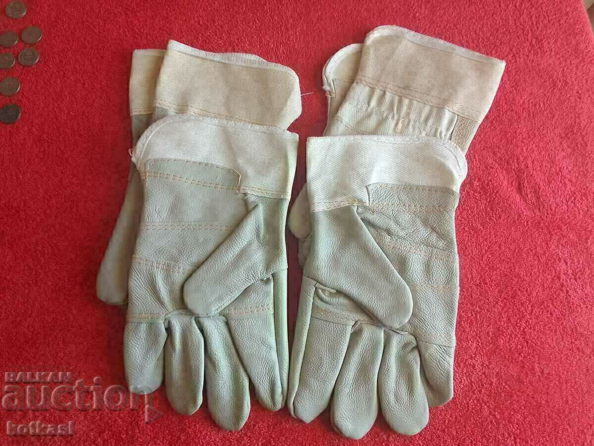 Γάντια εργασίας παρτίδα τρία ζευγάρια δέρμα και ύφασμα ισχυρό καινούργιο με τιμή 12.50 BGN | € 6.39 Γάντια εργασίας παρτίδα τρία ζευγάρια δέρμα και ύφασμα ισχυρό καινούργιο με τιμή 12.50 BGN | € 6.39