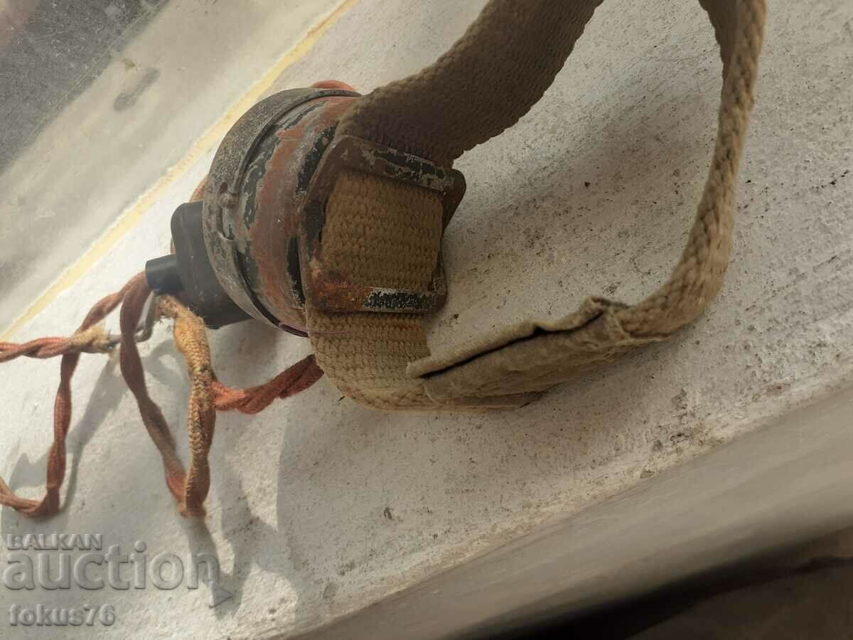 Licitație Un telefon vechi de la un post de radio sau radio cred că militar