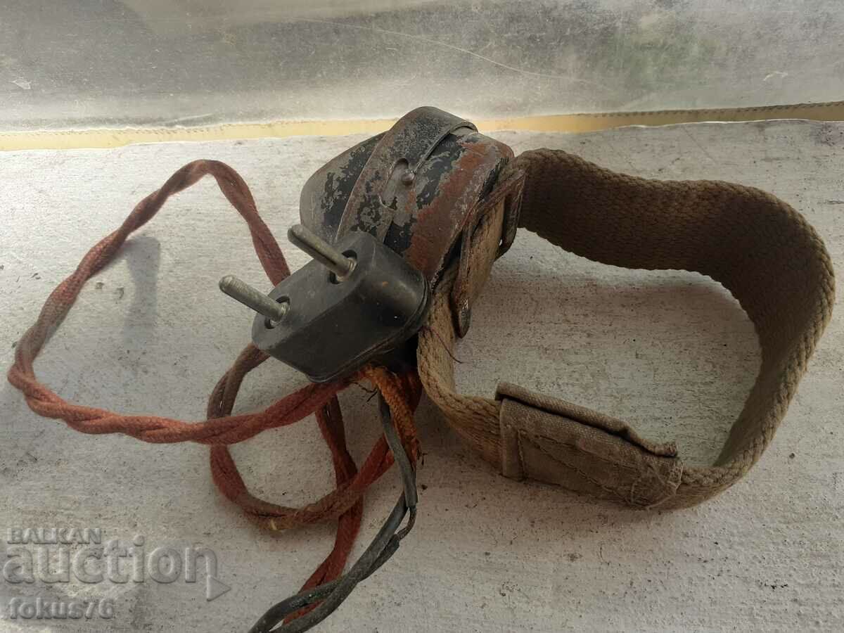 Un telefon vechi de la un post de radio sau radio cred că militar - 5