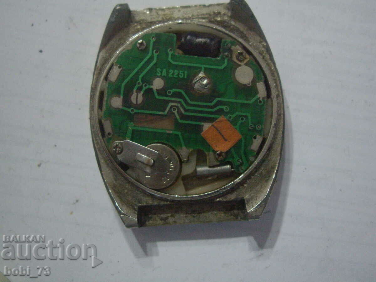 Ηλεκτρονικό ρολόι παλιό για ανταλλακτικά. με τιμή 10.00 BGN | € 5.11 Ηλεκτρονικό ρολόι παλιό για ανταλλακτικά. με τιμή 10.00 BGN | € 5.11