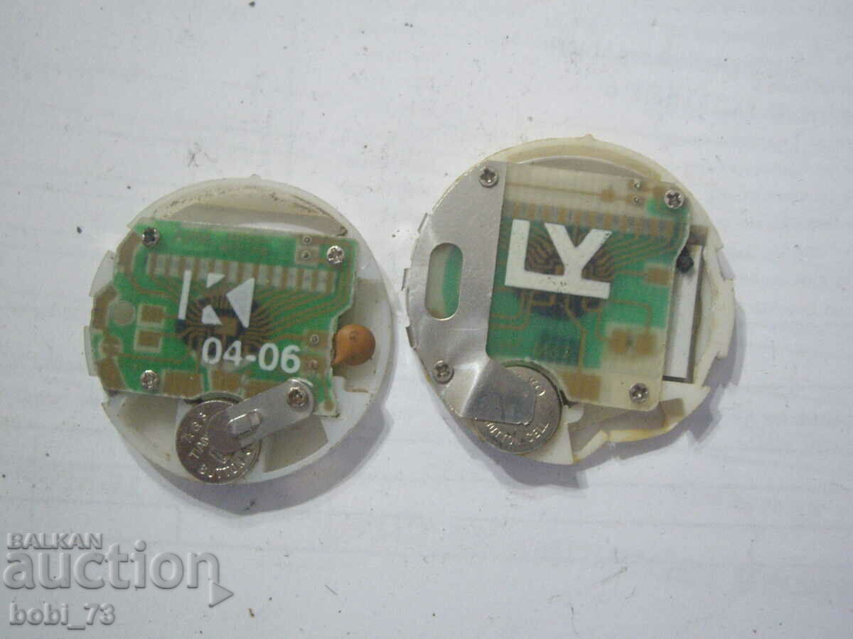 Електронен часовник стар за части. с цена 10.00 лв. | € 5.11