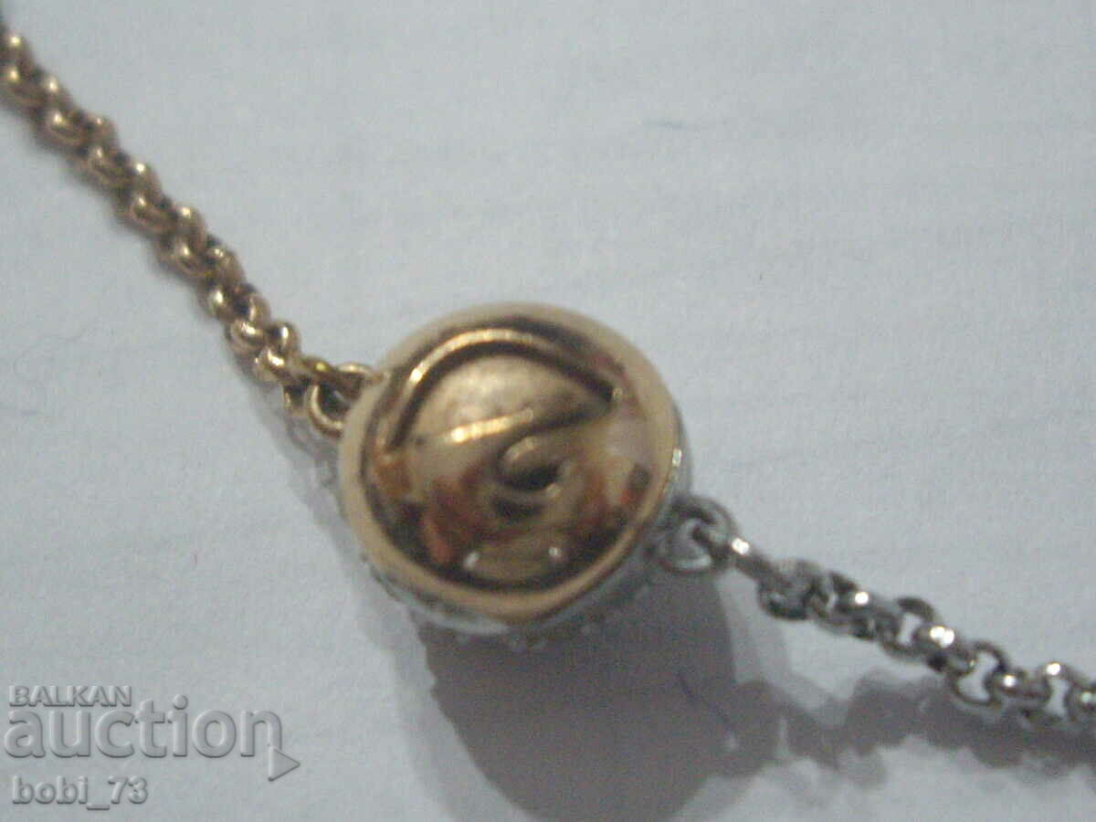 Παράδοση Κολιέ. Παράδοση Κολιέ.