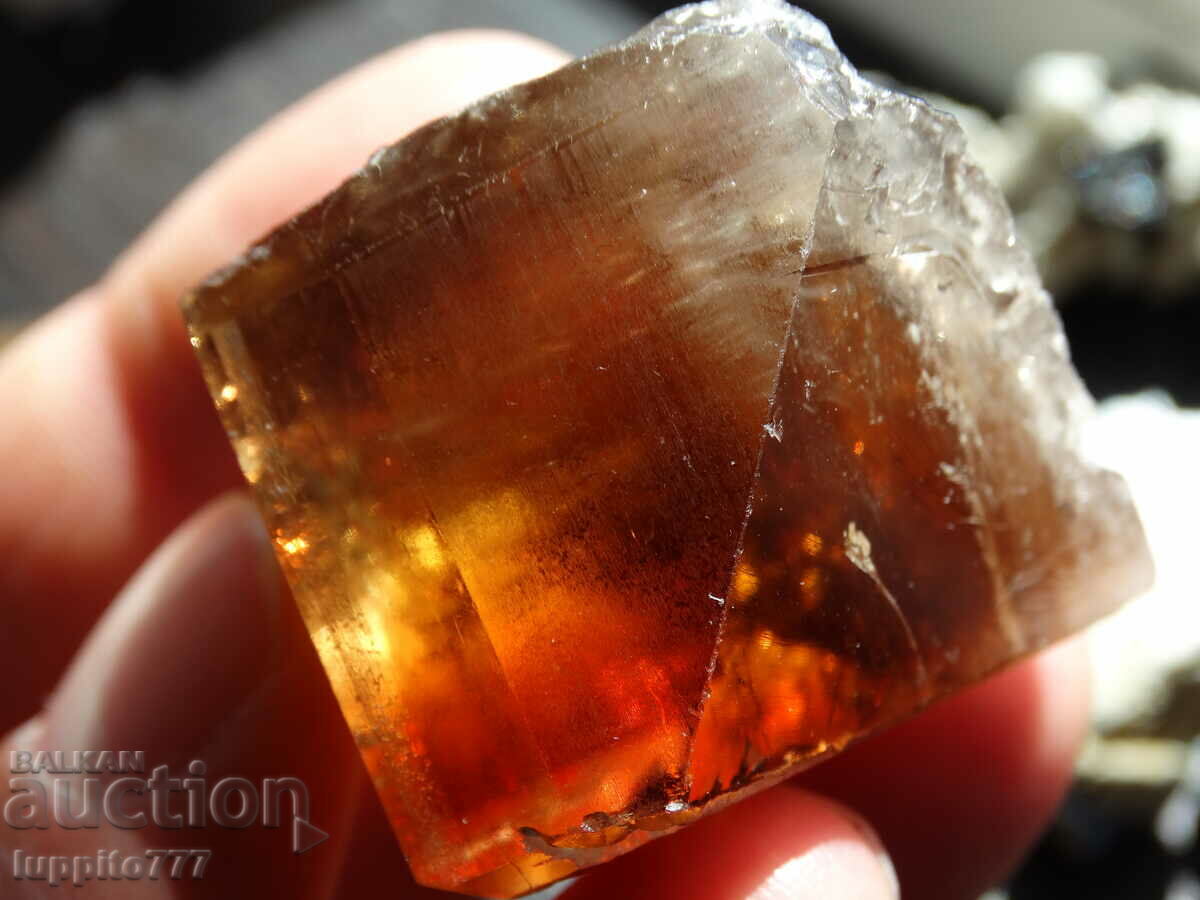 Delivery of 255 carat natural imperial topaz uncut Delivery of 255 carat natural imperial topaz uncut