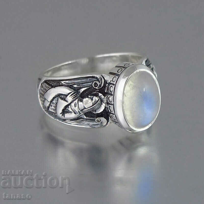 Opal cabochon ring