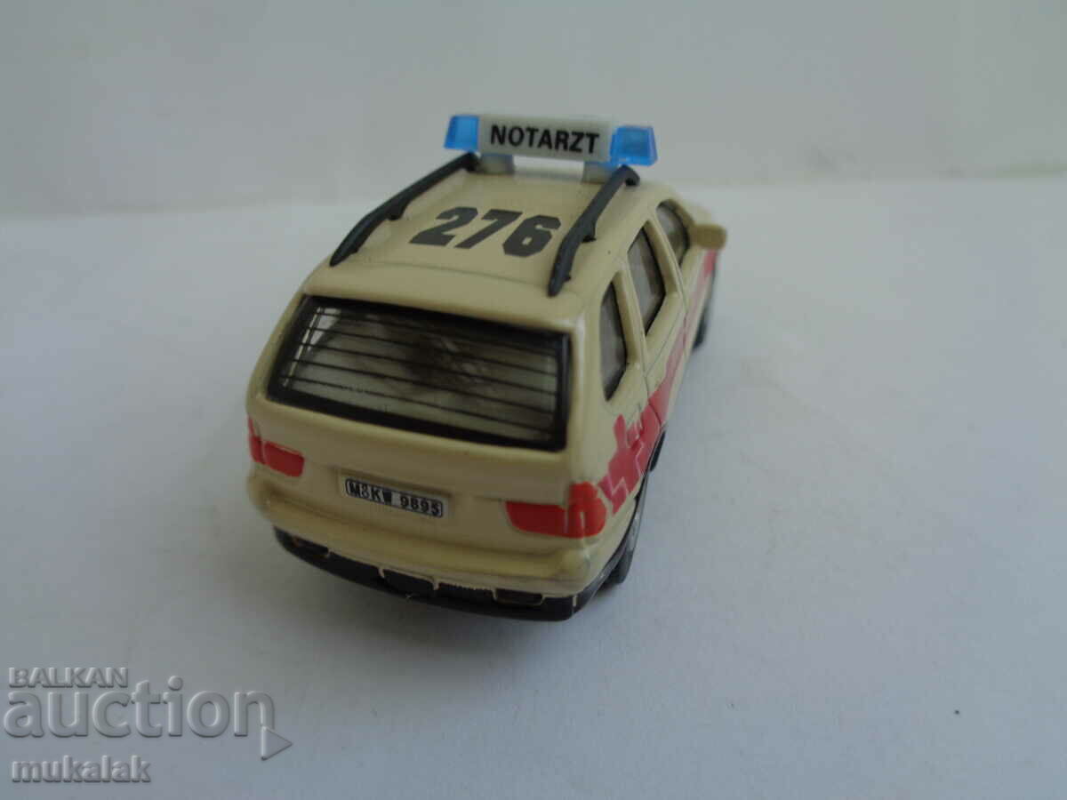 Delivery of 1:72 JOYCITY BMW X 5 POLICE FIRE TRUCK AMBULANCE MODEL Delivery of 1:72 JOYCITY BMW X 5 POLICE FIRE TRUCK AMBULANCE MODEL