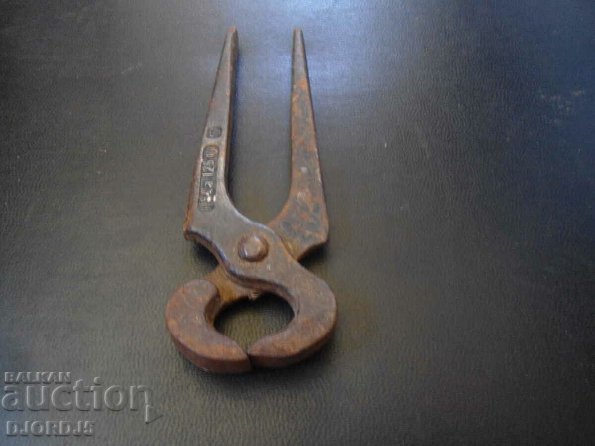Auction Old small pliers, marking Auction Old small pliers, marking