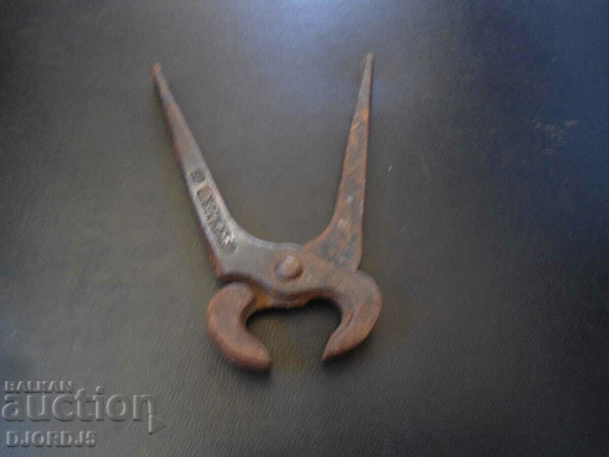 Delivery of Old small pliers, marking Delivery of Old small pliers, marking
