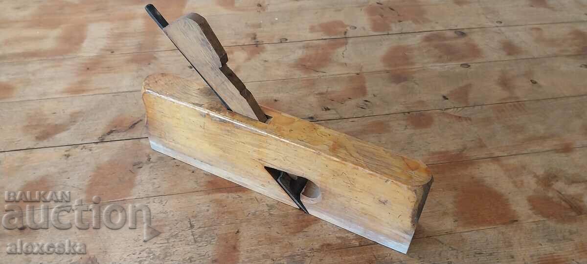 Carpenter's plane with price 20.00 BGN | € 10.23 Carpenter's plane with price 20.00 BGN | € 10.23