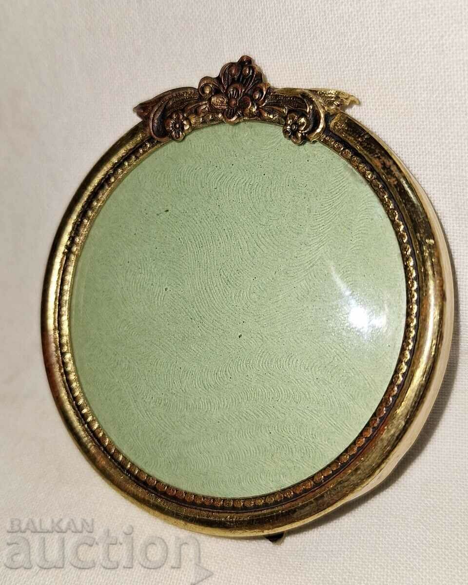 Antique desktop photo frame with glass with price 20.00 BGN | € 10.23