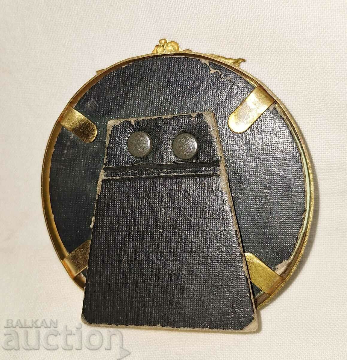 Delivery of Antique desktop photo frame with glass