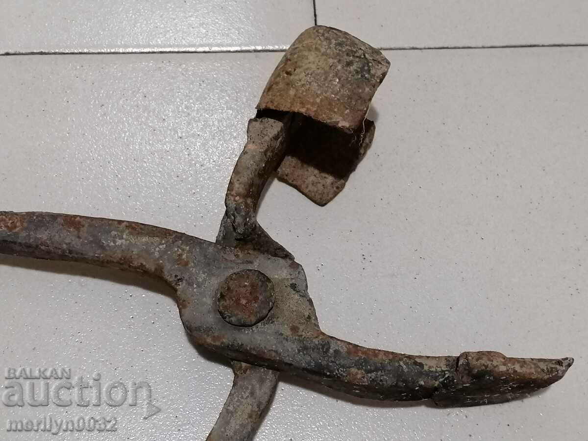 Παράδοση Σιδηρουργική λαβίδα σφυρήλατο εργαλείο