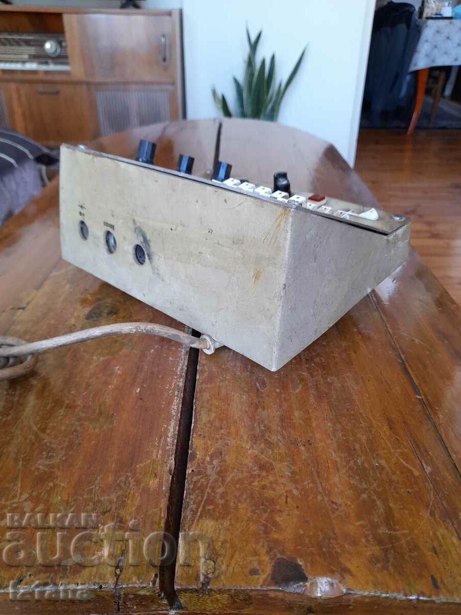 Παλιός Ηλεκτρονικός Τηλεγράφος με τιμή 170.00 BGN | € 86.92 Παλιός Ηλεκτρονικός Τηλεγράφος με τιμή 170.00 BGN | € 86.92